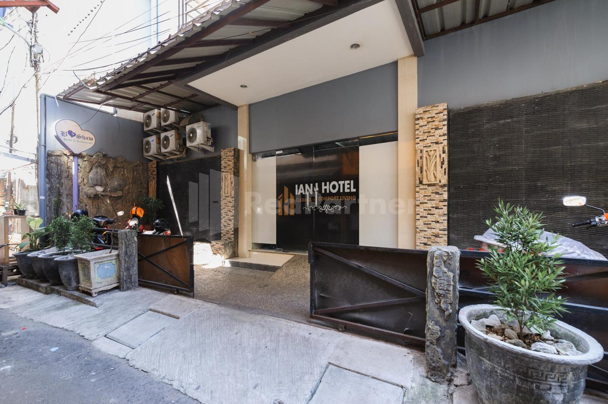 Ian Jaksa Mitra Reddoorz Hotel 2*